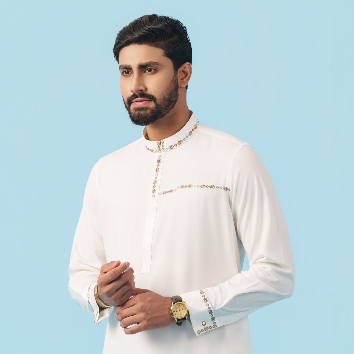 Man wearing yamaan panjabi